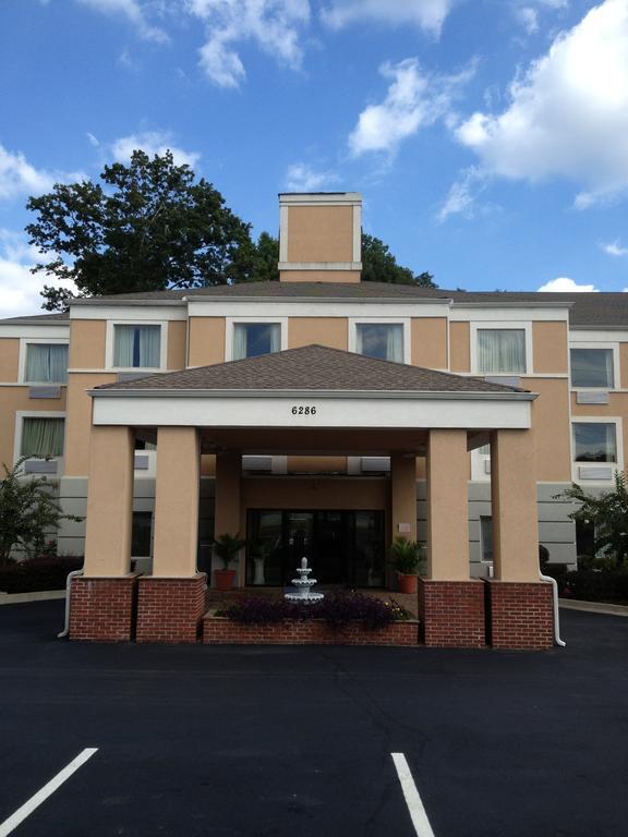 Jameson Inn & Suites Riverdale Exterior photo