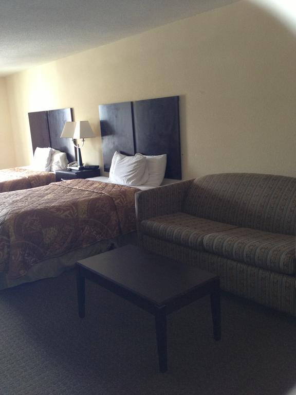 Jameson Inn & Suites Riverdale Room photo